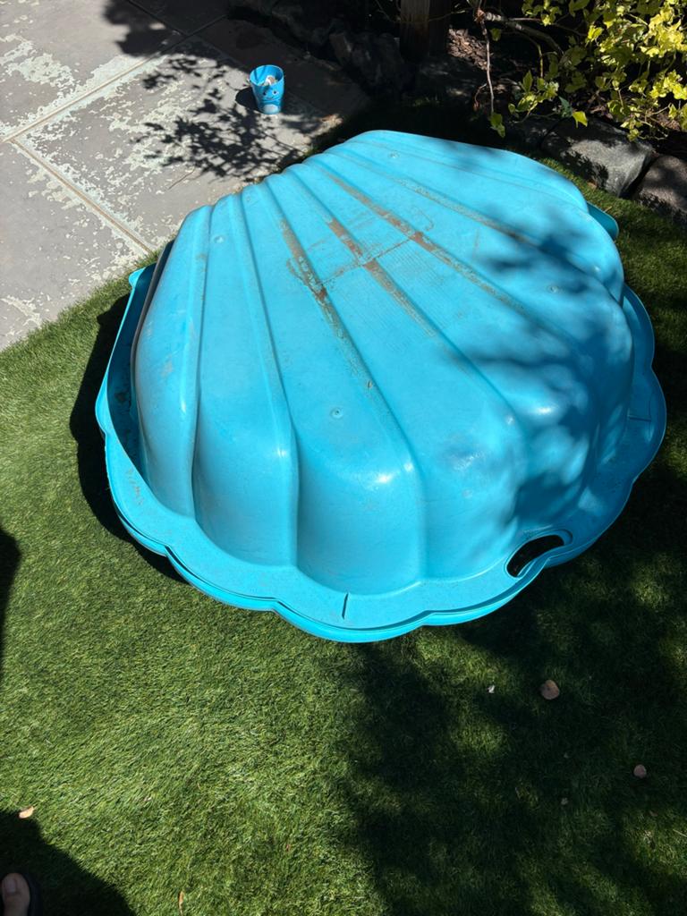 Blauwe schelp zandbak/zwembadje, Ophalen, Gebruikt