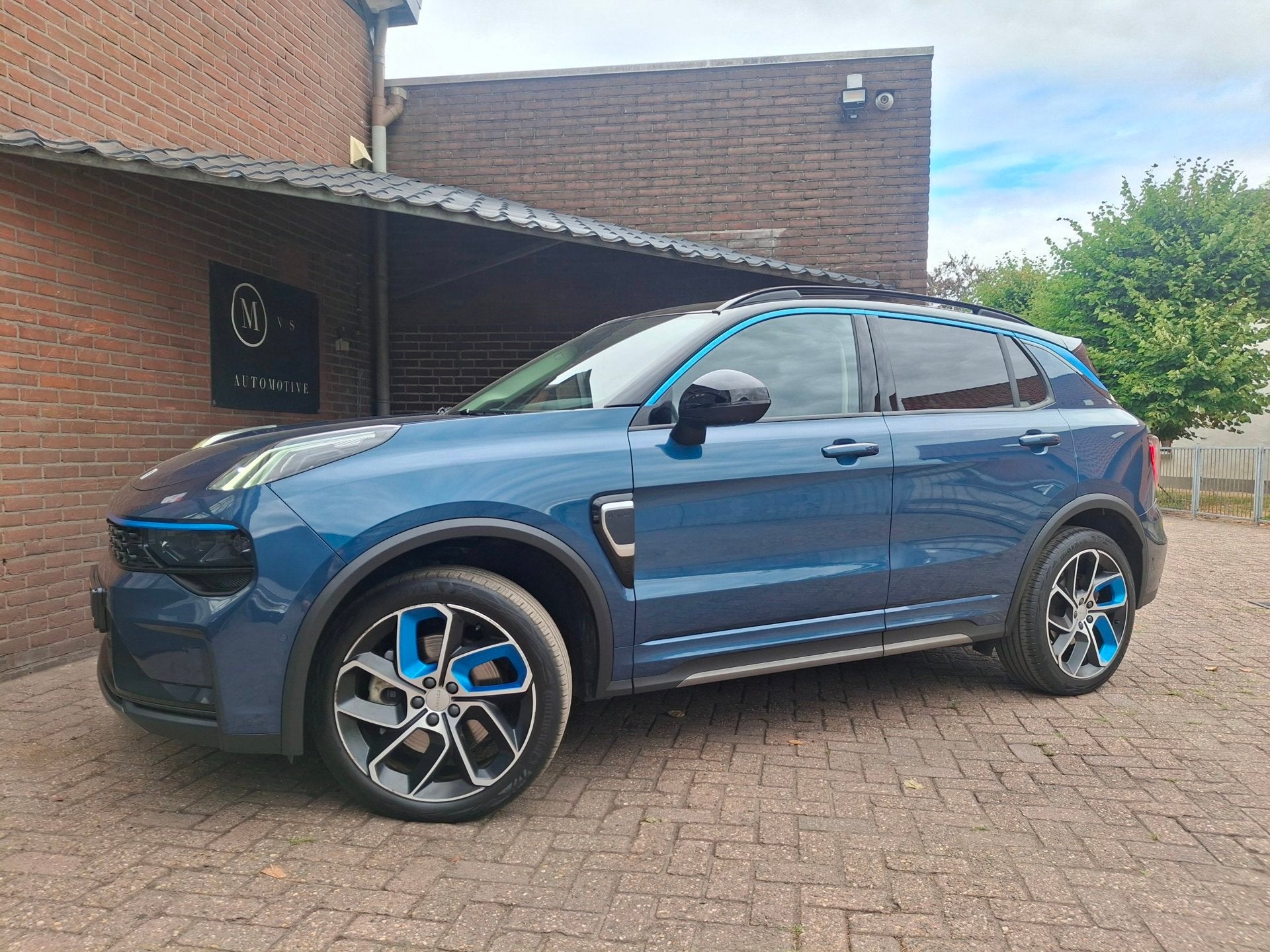 Lynk & Co 01 1.5 Panoramadak / Carplay / 360 Camera / Stoelv, Auto's, Euro 6, Blauw, Leder en Stof, 120 €/maand