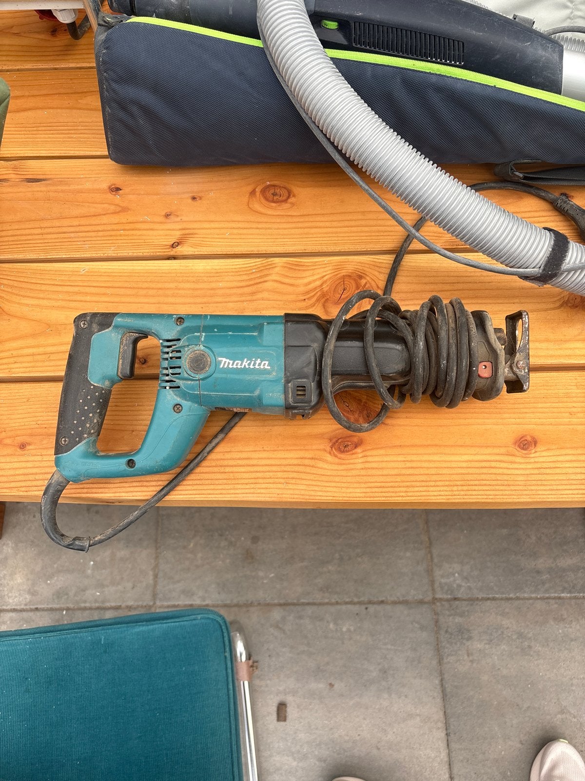 Makita JR3050T Reciprozaag, Ophalen, Gebruikt, 70 mm of meer, 600 tot 1200 watt