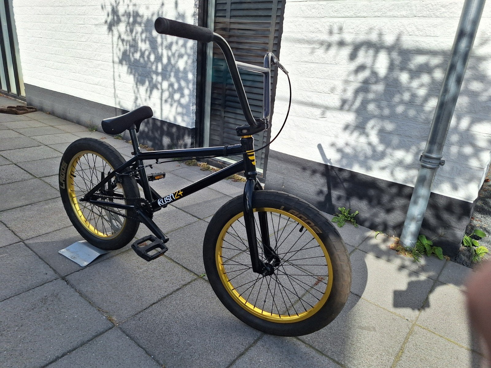 BMX Kush2+ Zwart/Goud - Zo goed als nieuw, Ophalen, Staal, Kush2+, Velgrem