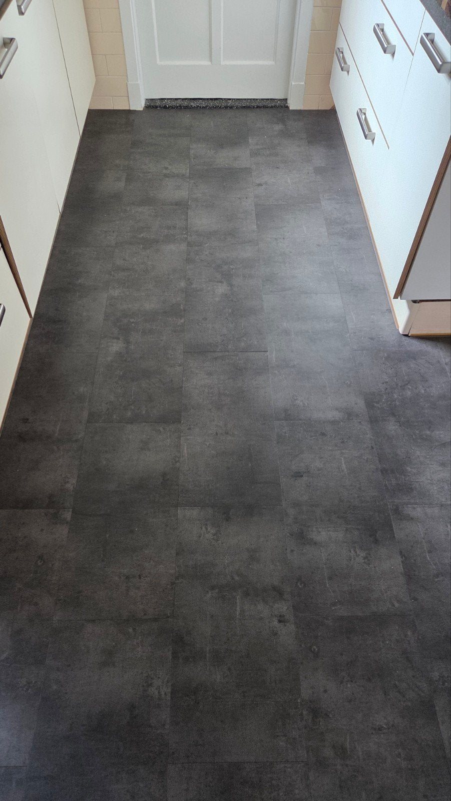 PVC klikvloer betonlook (7m²) + ondervloer, Ophalen, Kunststof, Gebruikt, 50 tot 150 cm