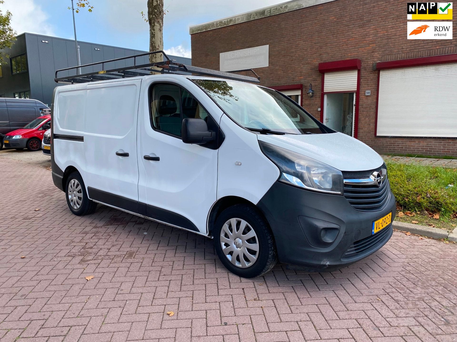 Opel Vivaro 1.6 CDTI L1H1 Edition EcoFlex / 168-494 KM NAP /, Auto's, Voorwielaandrijving, Euro 5, Gebruikt, Zwart