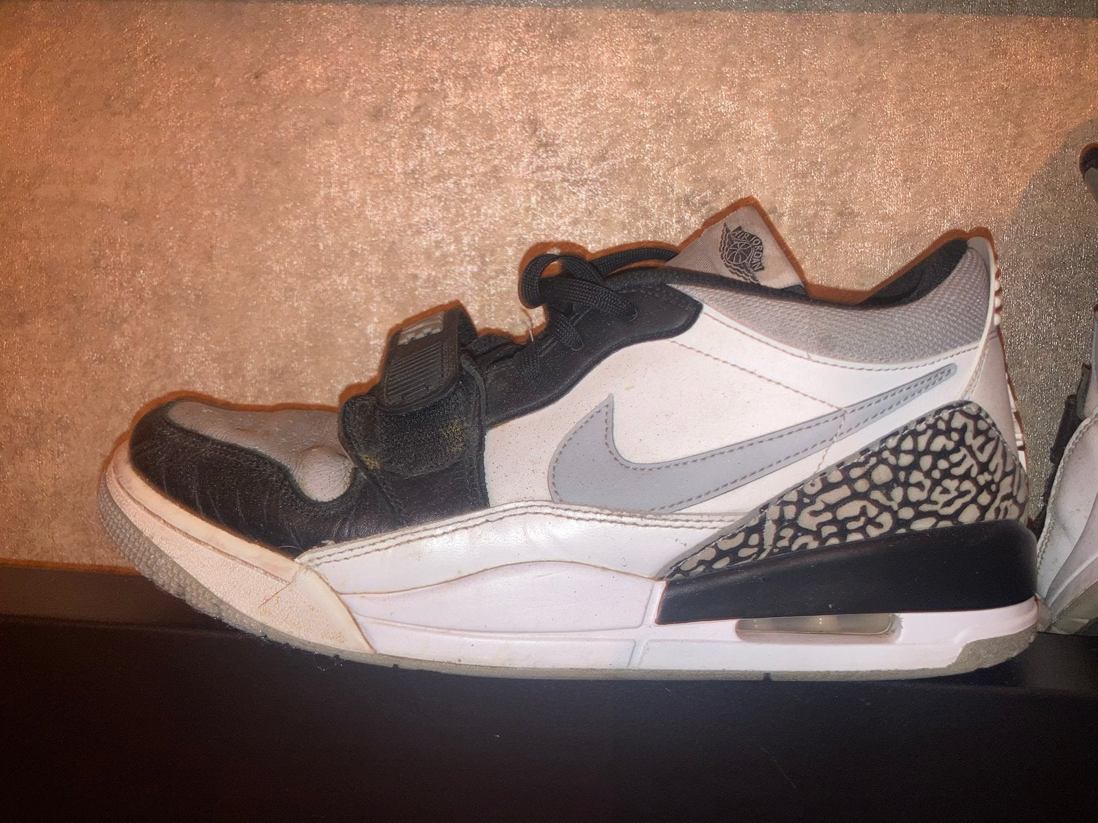 Nike Air Jordan Legacy 312 Elephant print 44.5, Wit, Ophalen of Verzenden, Sneakers of Gympen, Gedragen