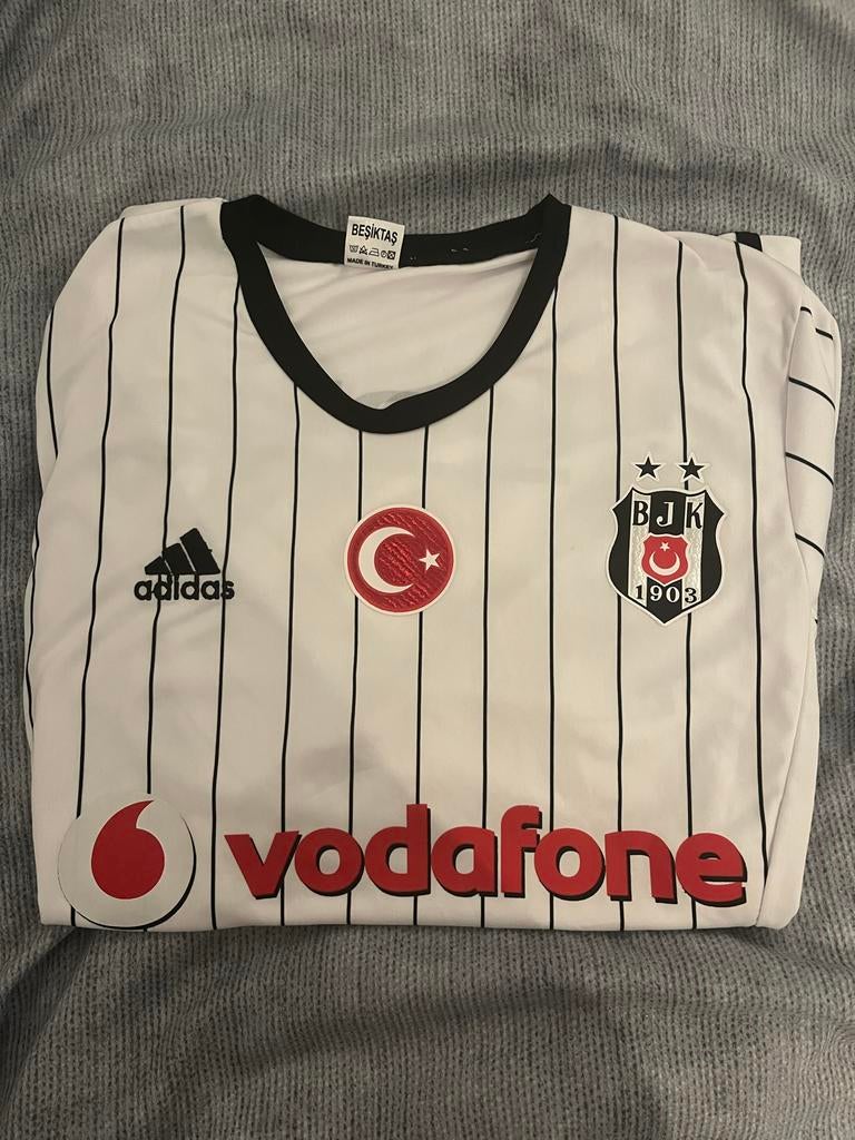 Besiktas shirt maat M, Sport en Fitness, Voetbal, Maat M, Ophalen of Verzenden, Zo goed als nieuw, Shirt