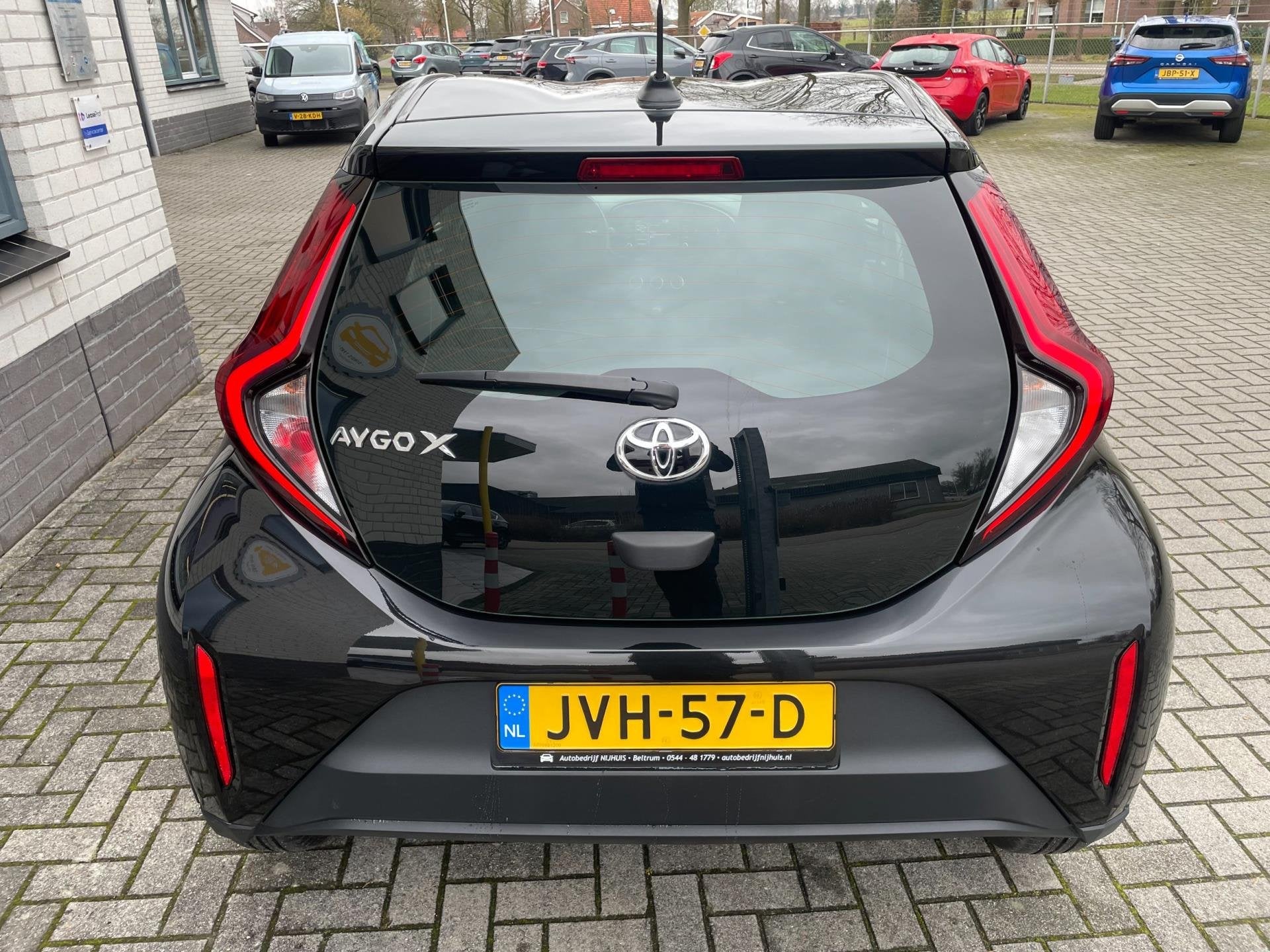Toyota Aygo X 1.0 VVT-i S-CVT Play / Camera / Telefoon / Ada, Auto's, Stof, Gebruikt, 4 stoelen, Zwart