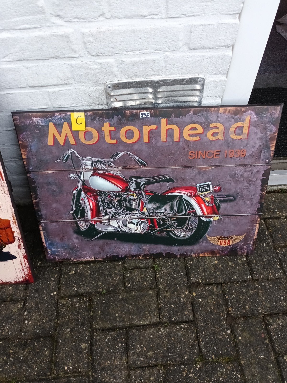 Grote houten pub borden, Ophalen