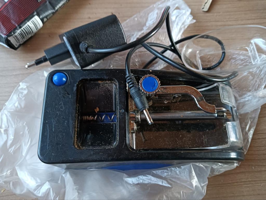 Prima werkende elektrische sigarettenmaker, Verzamelen, Rookartikelen, Aanstekers en Luciferdoosjes, Ophalen of Verzenden, Gebruikt