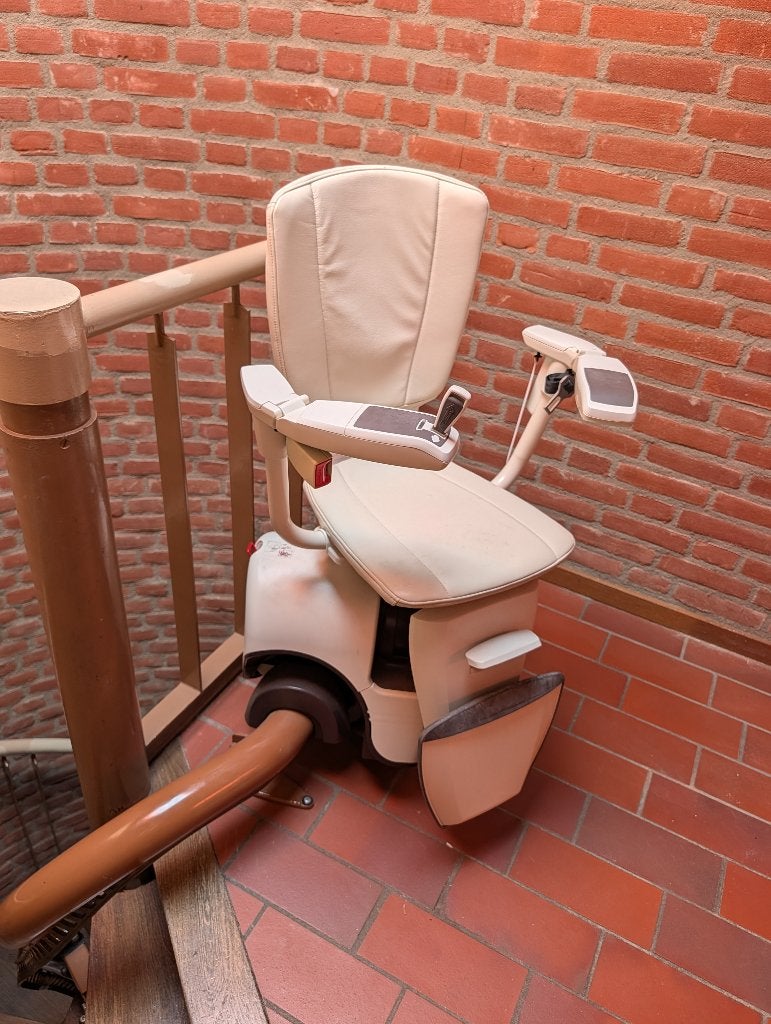 Thyssenkrupp Flow 2 Stairlift / Stoellift, Diversen, Ophalen, Gebruikt, Met bocht