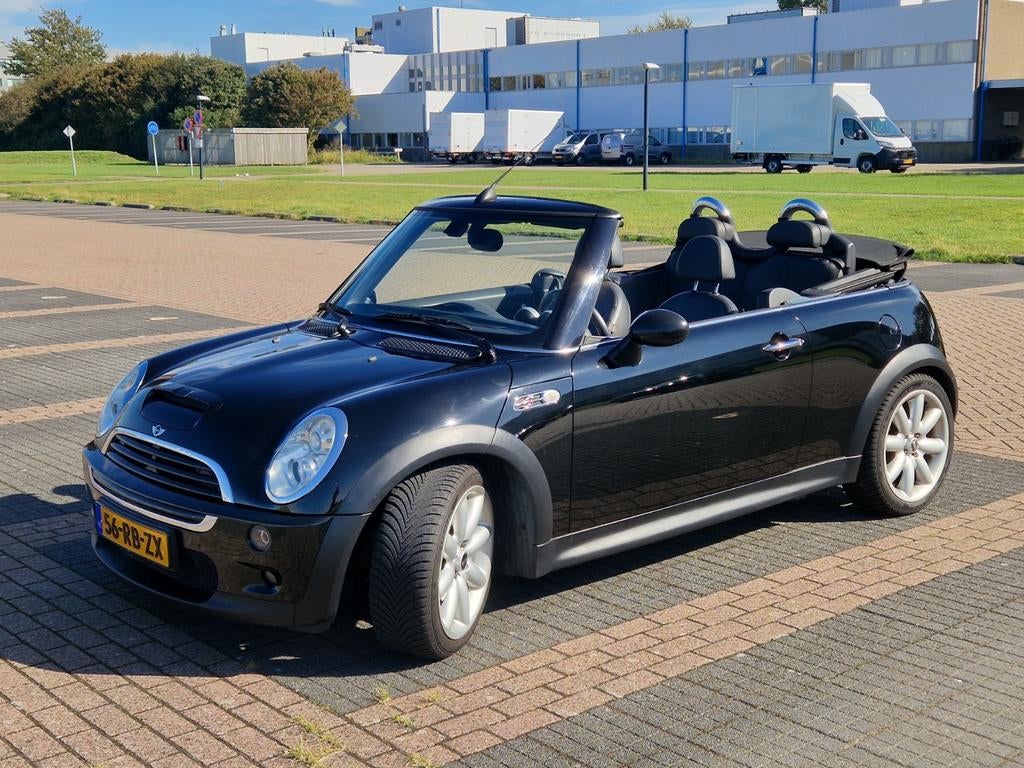 Mini 1.6 16V Cooper S Cabrio 2005 Zwart R52 nieuwe APK, Voorwielaandrijving, 4 cilinders, Cabriolet, 4 stoelen
