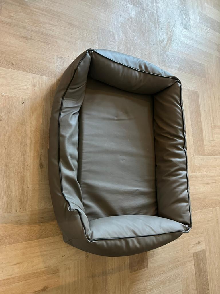 2x Knuffelwuff kunstleer hondenbed hondenmand XXL 120 x 85cm, Ophalen, Zo goed als nieuw, Overige