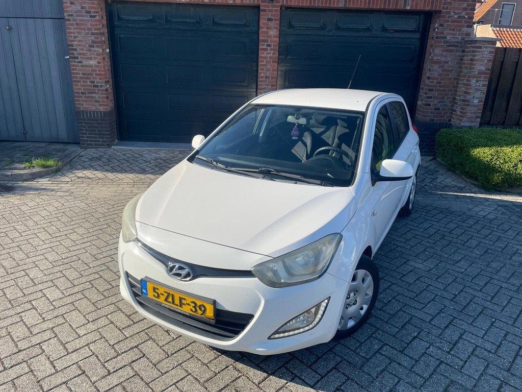 Hyundai I20 1.2i i-Motion 5drs AIRCO TREKHAAK ISOFIX, Auto's, Hyundai, Euro 5, Gebruikt, 4 cilinders, Wit