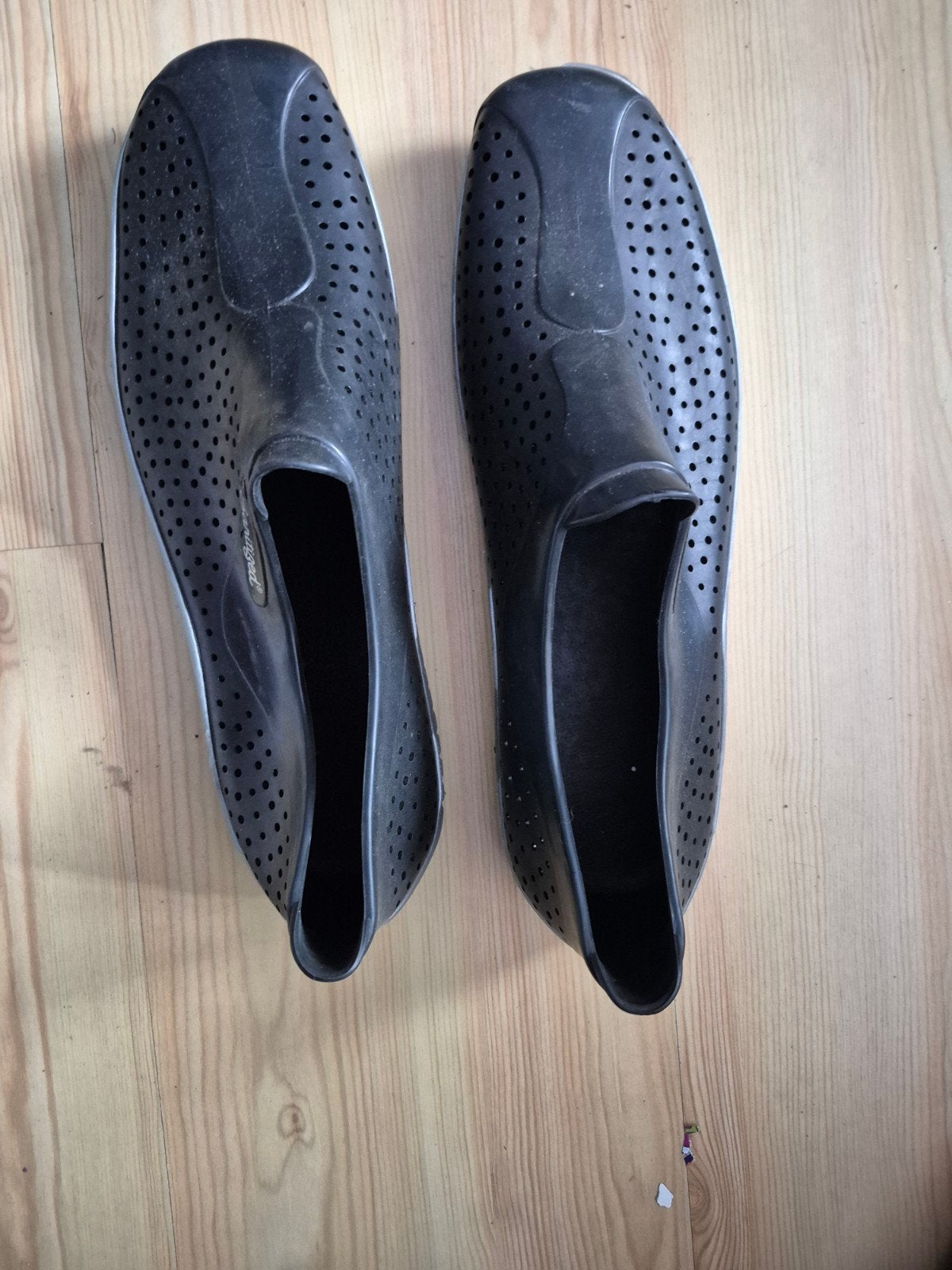Waterschoenen maten 45/40/39 € 5,00 p/p, Ophalen