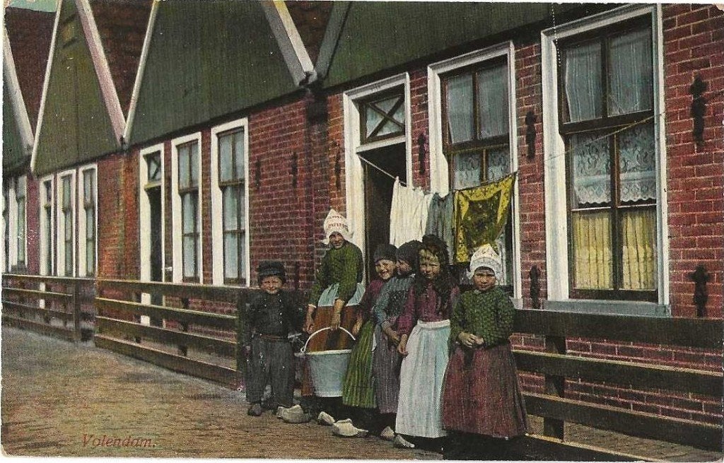 Par-692   Volendam, Ophalen of Verzenden, 1920 tot 1940, Ongelopen, Noord-Holland