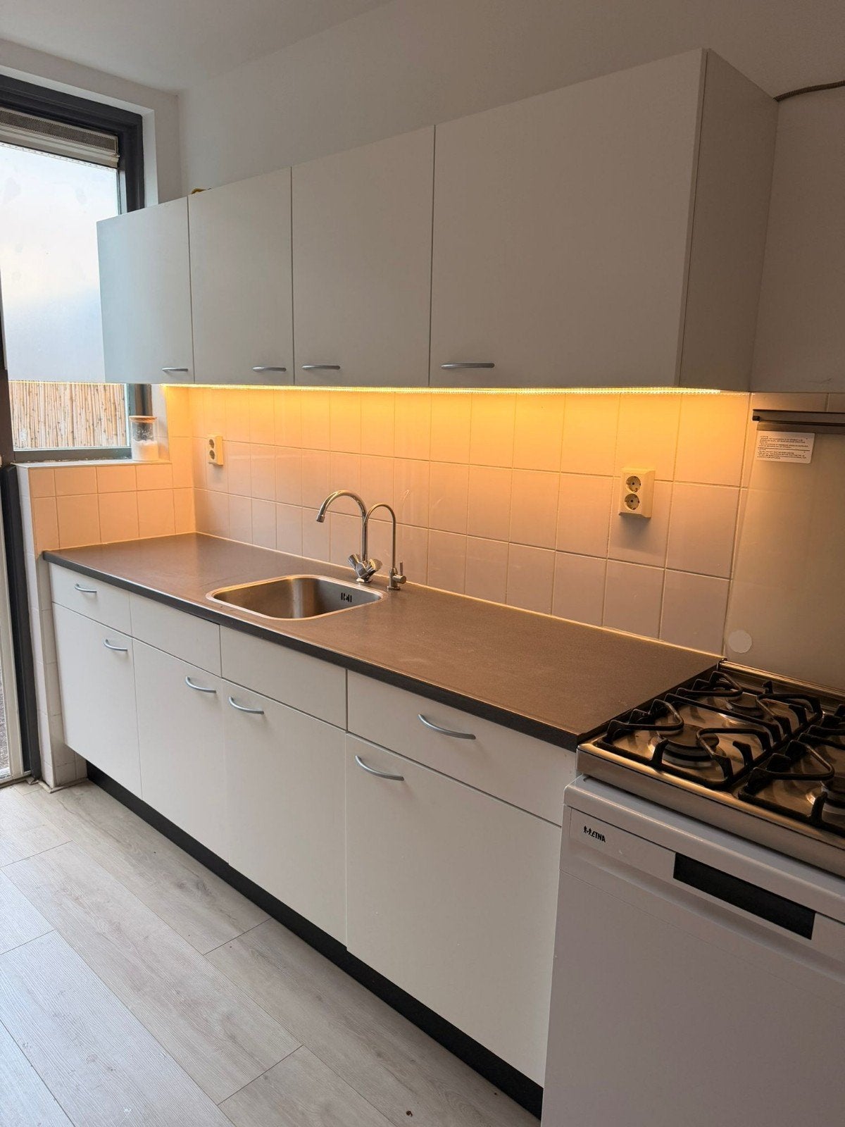 Bryunzeel keuken moet voor 13 juni weg!!, Ophalen of Verzenden, Zo goed als nieuw, Wit, Enkelwandige keuken