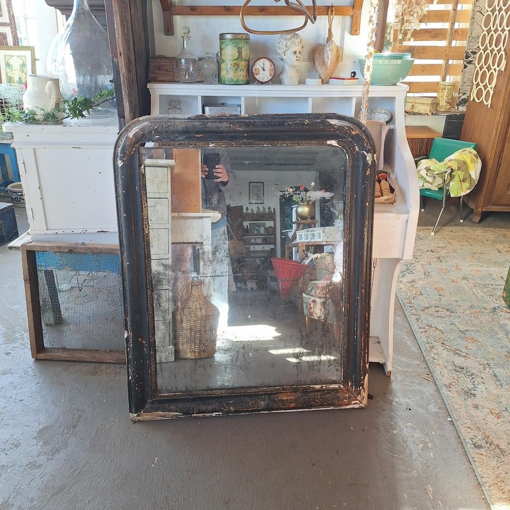 Franse verweerde boogspiegel - Charmant en geleefd, Antiek en Kunst, Antiek | Spiegels, Ophalen, Overige vormen, 50 tot 100 cm