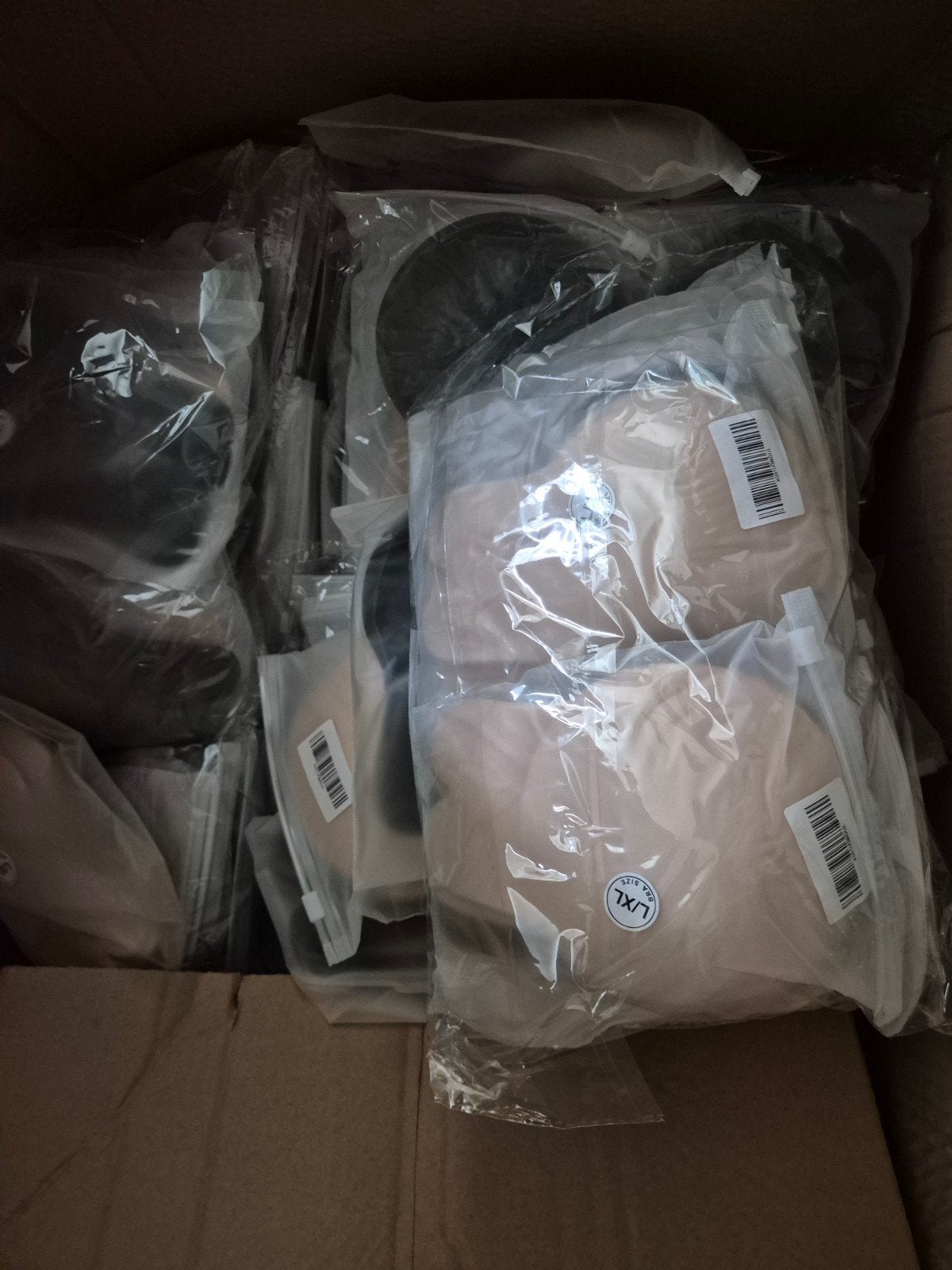 Zelfklevende push-up BH's in diverse maten en kleuren, Ophalen, Beige, BH