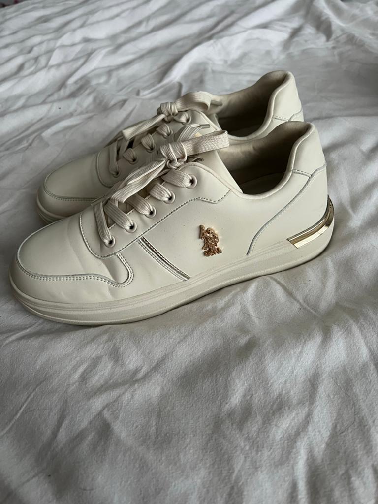 USPA Sneakers - Crèmekleurig met gouden accenten, Beige, Ophalen of Verzenden, Sneakers of Gympen, Gedragen