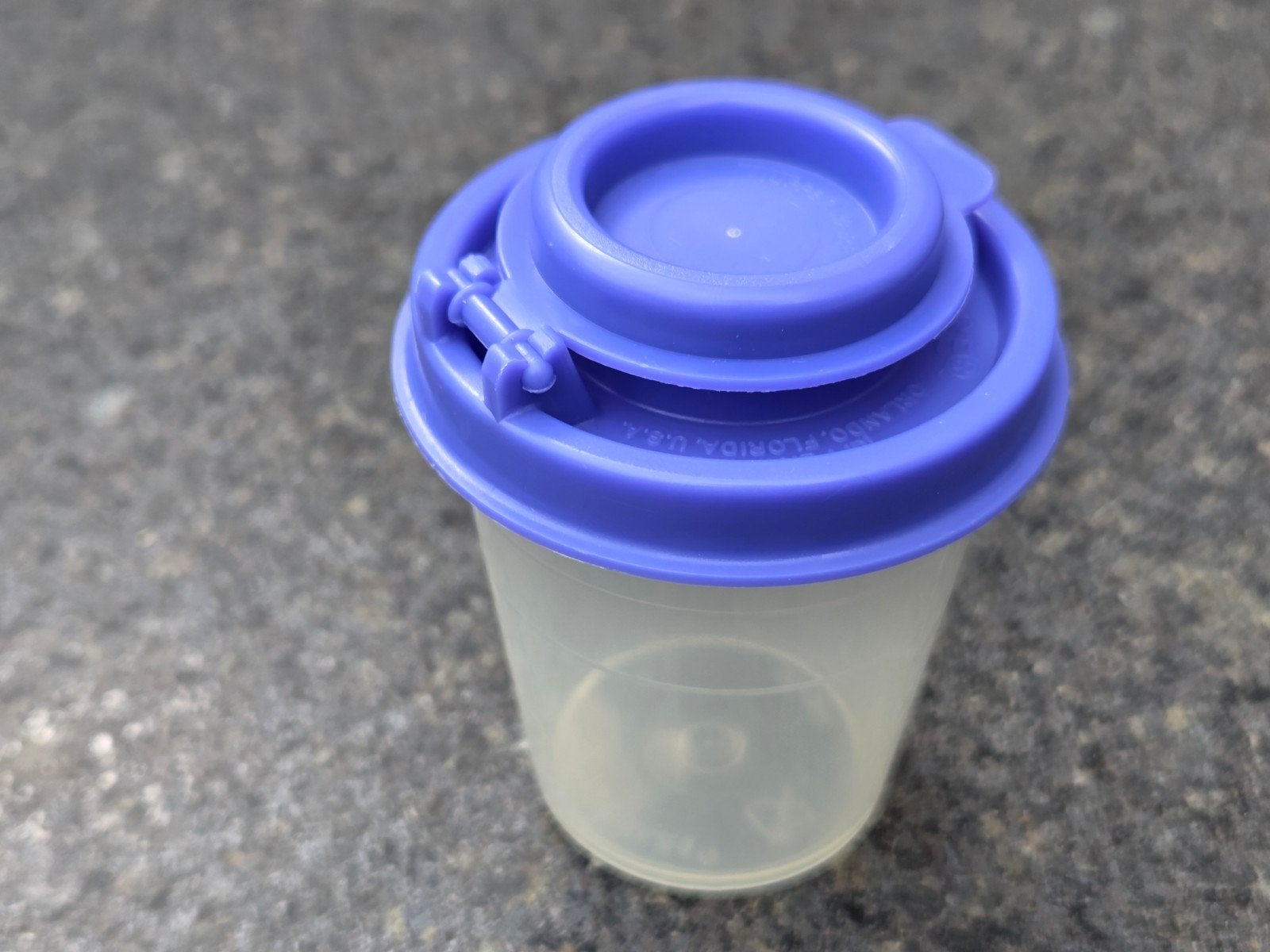 Tupperware Shaker met paarse deksel, Ophalen of Verzenden
