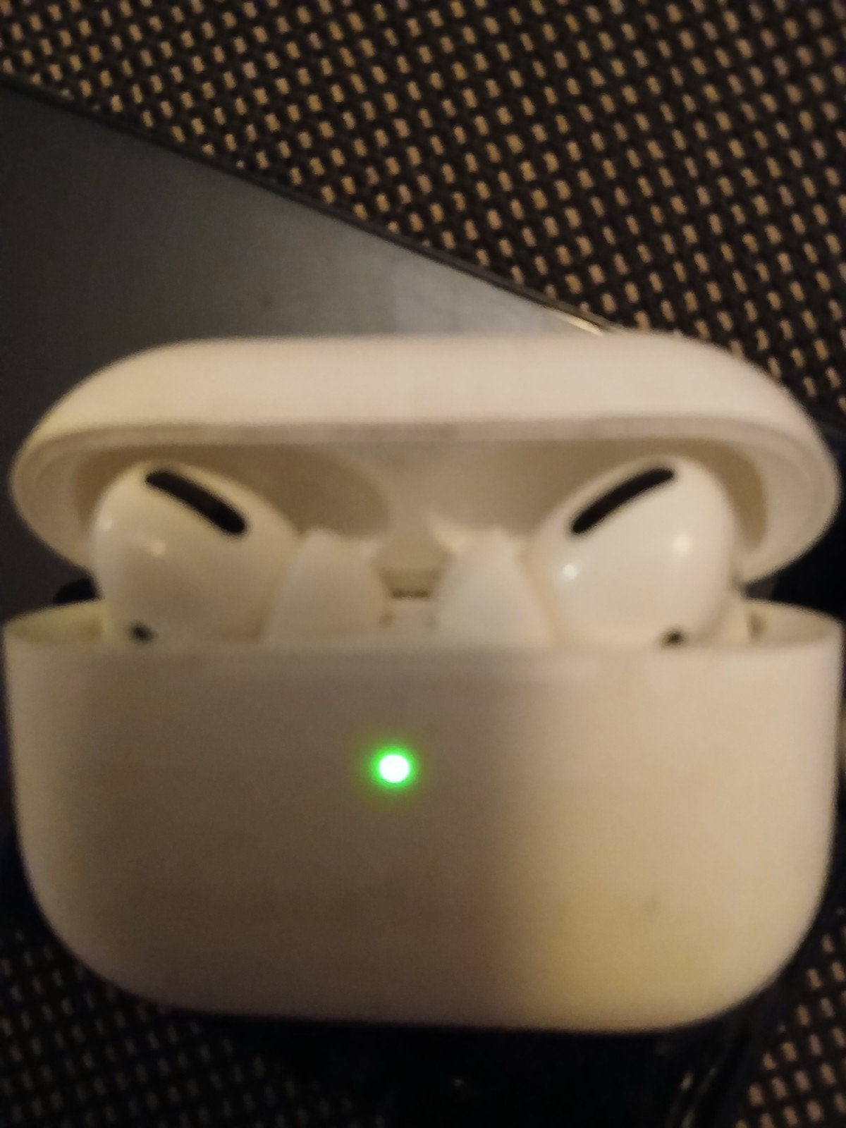 Airpods 2 generatie, Gebruikt, In gehoorgang (in-ear), Ophalen of Verzenden, Apple