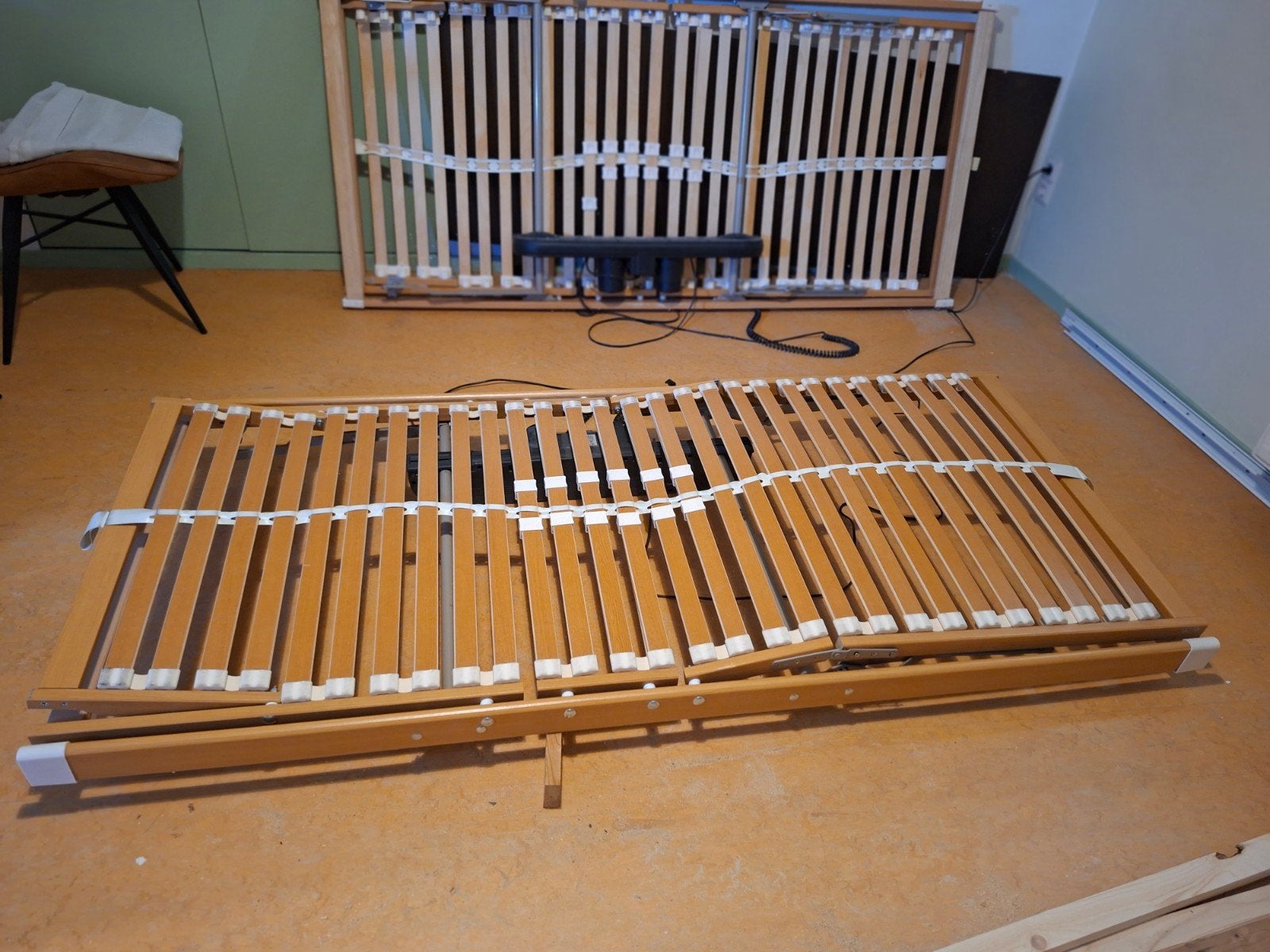 2 elektrisch verstelbare lattenbodems 90x200cm, Ophalen, Gebruikt, 90 cm, Eenpersoons