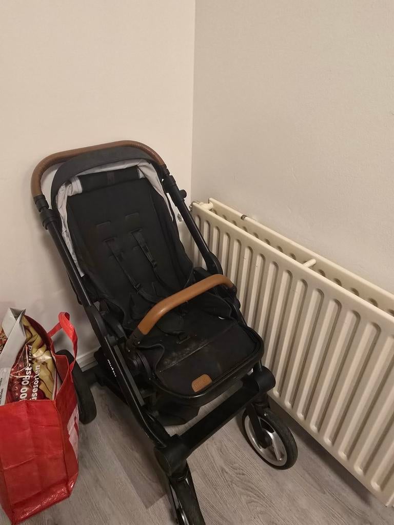 Mutsy Nio kinderwagen met regenhoezen en loopwagen, Kinderen en Baby's, Kinderwagens en Combinaties, Ophalen of Verzenden, Gebruikt