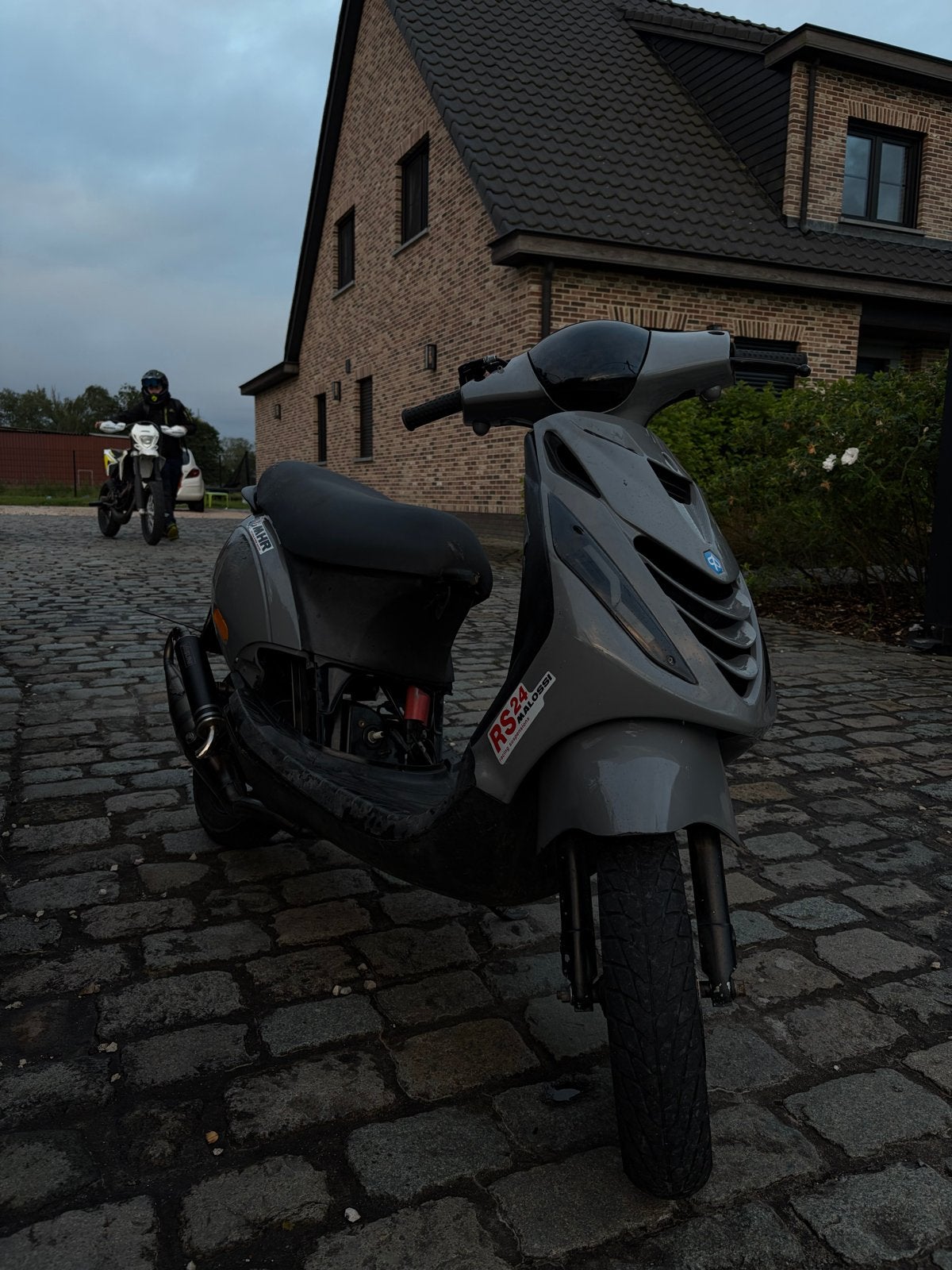 Piaggio Zip 70cc - Volledig getuned, start en rijdt perfect!, Tweetakt, Gebruikt, Maximaal 45 km/u, Ophalen of Verzenden