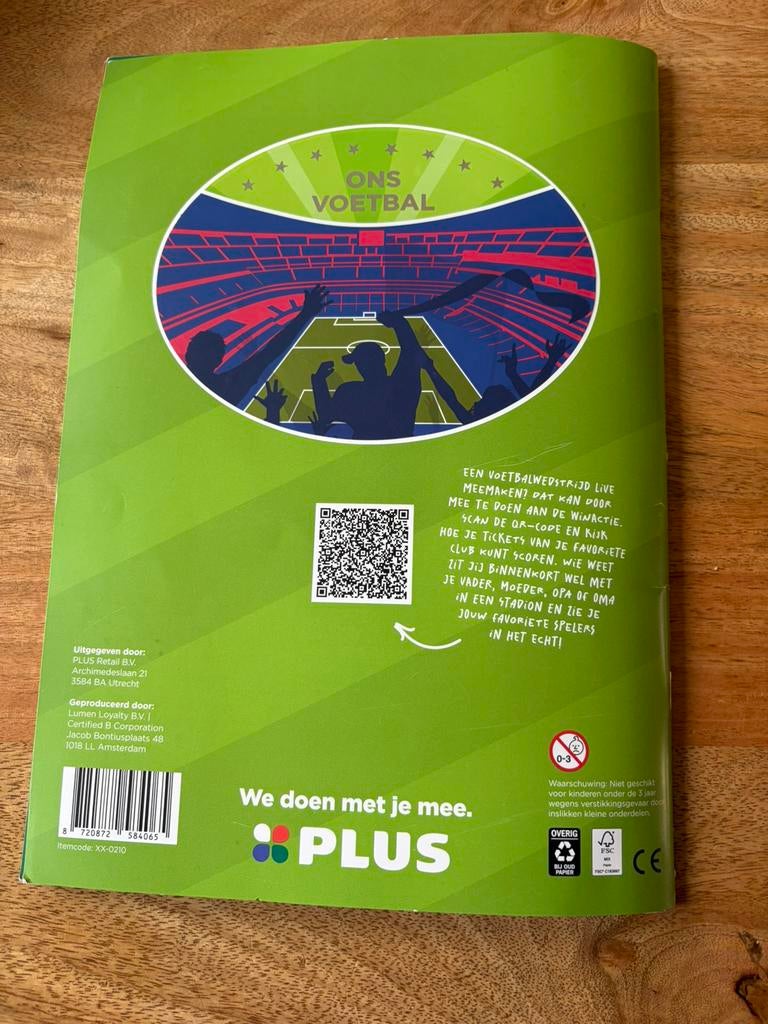 Voetbalplaatjesboek+stickers, Ophalen, Zo goed als nieuw, Meerdere stickers