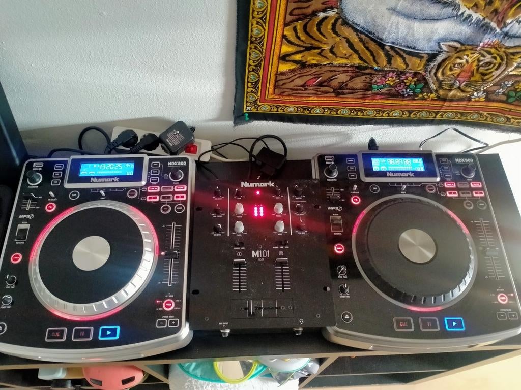 Numark NDX 800 DJ Set met M101 Mixer, Muziek en Instrumenten, Dj-sets en Draaitafels, Ophalen of Verzenden, Zo goed als nieuw
