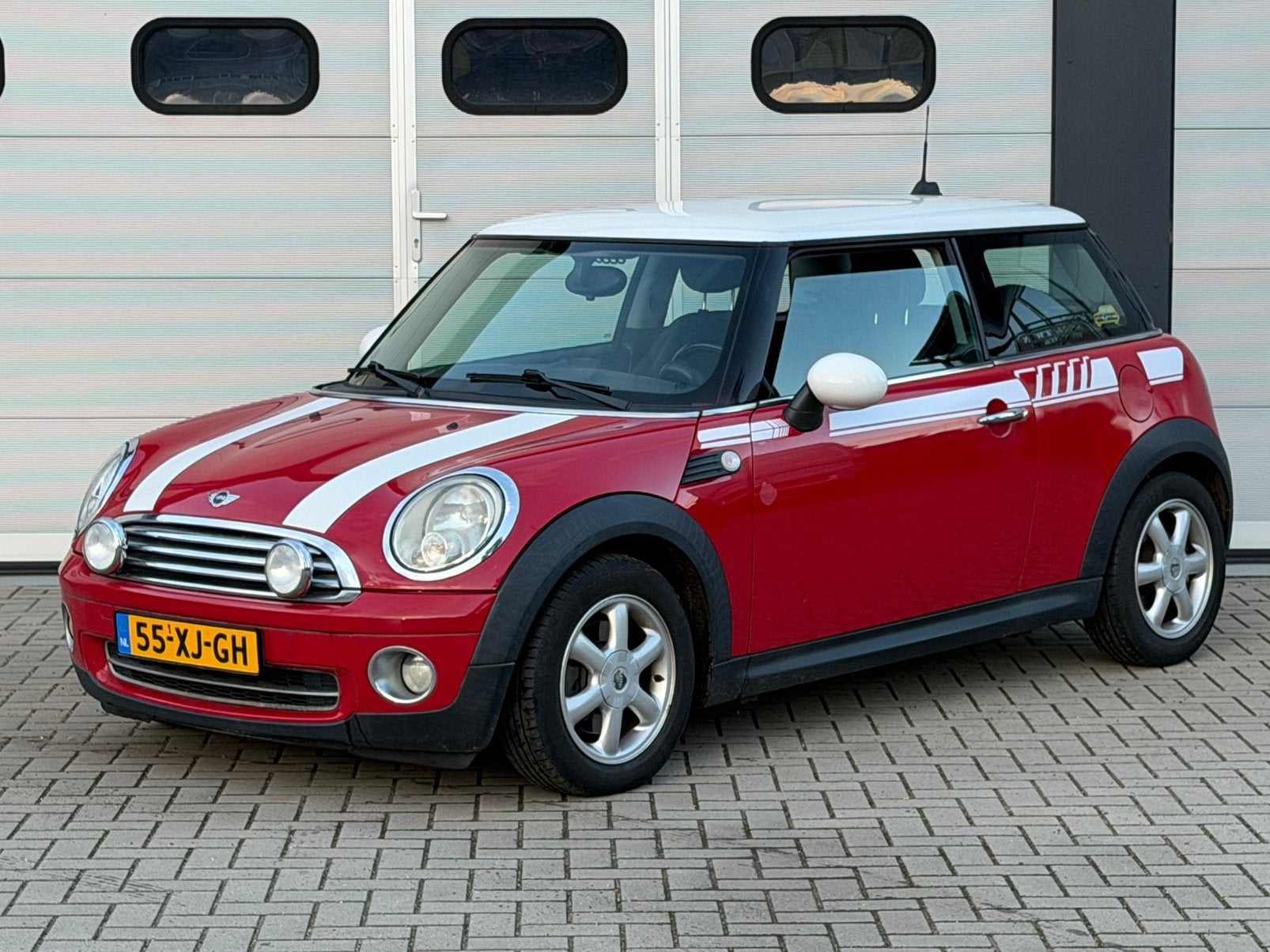Mini 1.6 Cooper Pepper * CLIMATE CONTROL * NIEUWE APK *, Auto's, Voorwielaandrijving, 750 kg, 4 cilinders, 4 stoelen