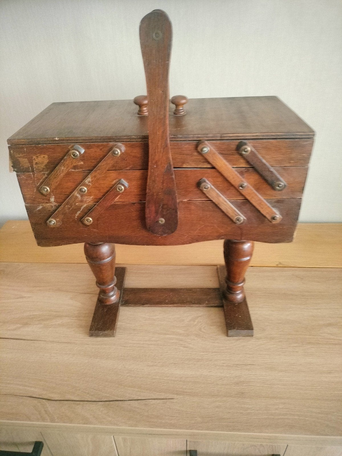 Oude naaidoos, Hobby en Vrije tijd, Naaien en Fournituren, Ophalen, Gebruikt