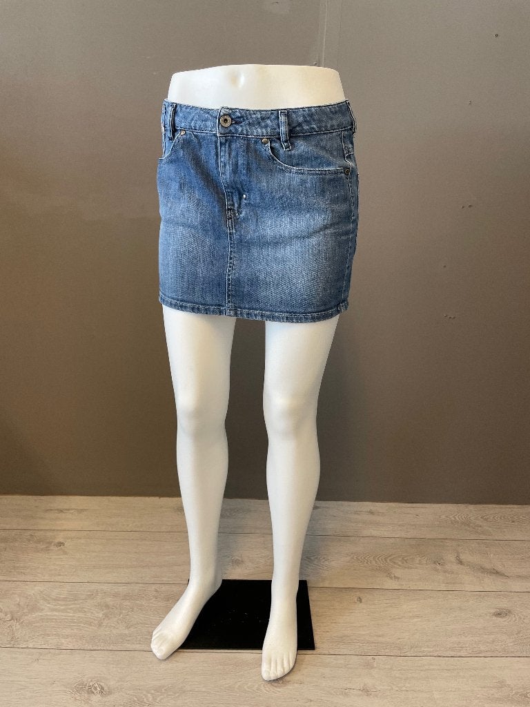 Diesel korte spijkerrok maat 27 (S/36) - Blauw, Blauw, Ophalen of Verzenden, Zo goed als nieuw, Diesel