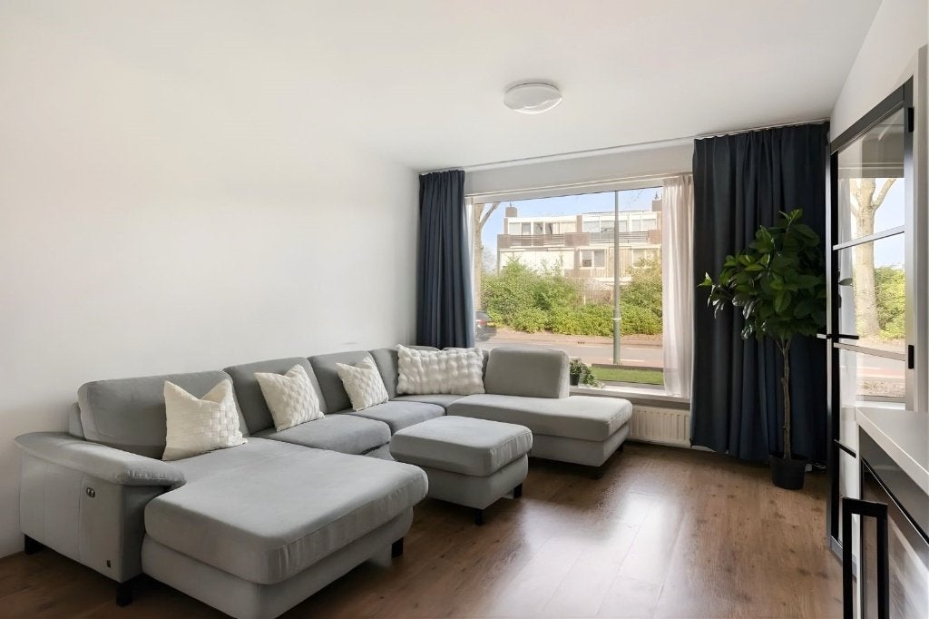 Luxe hoekbank met slaapfunctie, opbergruimte en oplaadpunt, Huis en Inrichting, Banken | Bankstellen, Ophalen, Gebruikt, Overige maten