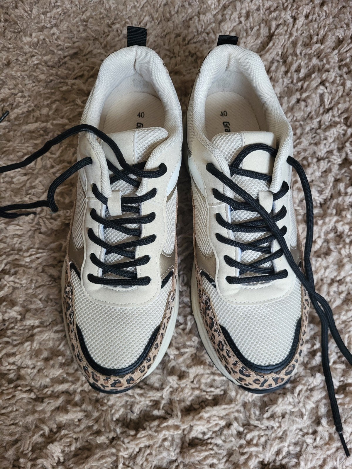 Dames sneakers panterprint, Sport en Fitness, Basketbal, Ophalen of Verzenden, Schoenen