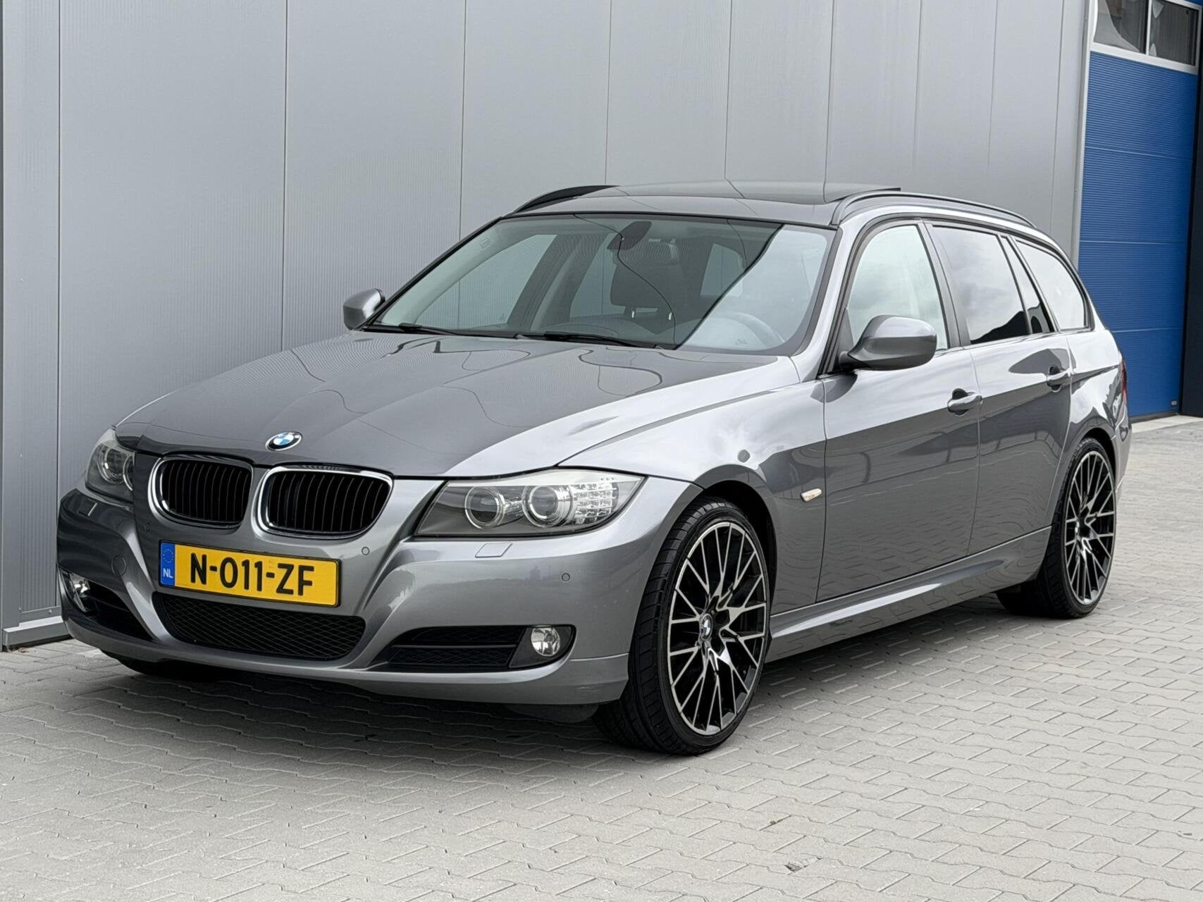 BMW 3-serie Touring 318i Luxury Line - Pano - Xenon -, Auto's, Euro 5, Achterwielaandrijving, Leder, Handgeschakeld