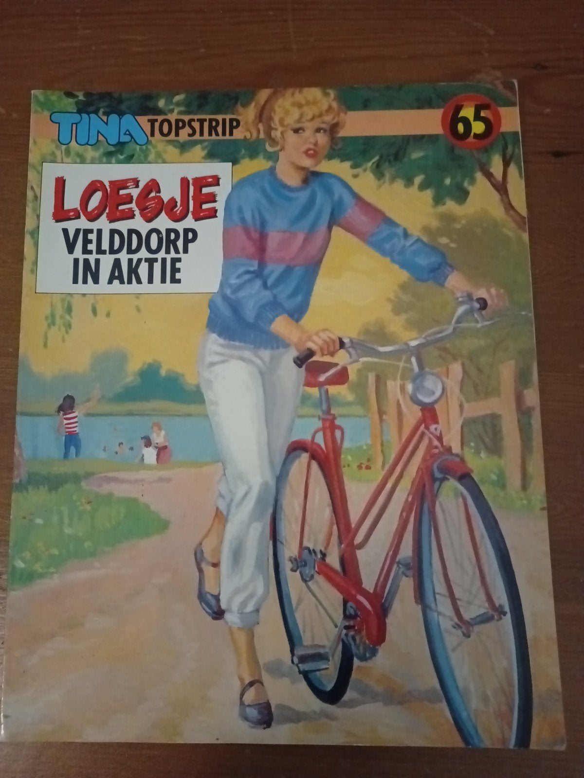 Tina Topstrip 65 - Loesje: Velddorp in Aktie, Boeken, Ophalen of Verzenden