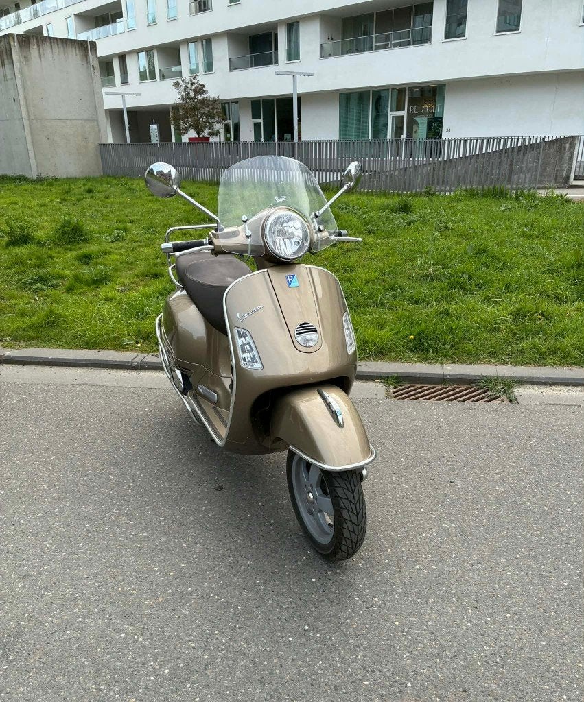 Vespa Piaggio GTS 300, Fietsen en Brommers, Scooters | Piaggio, Zo goed als nieuw, Overige modellen, Benzine, Ophalen