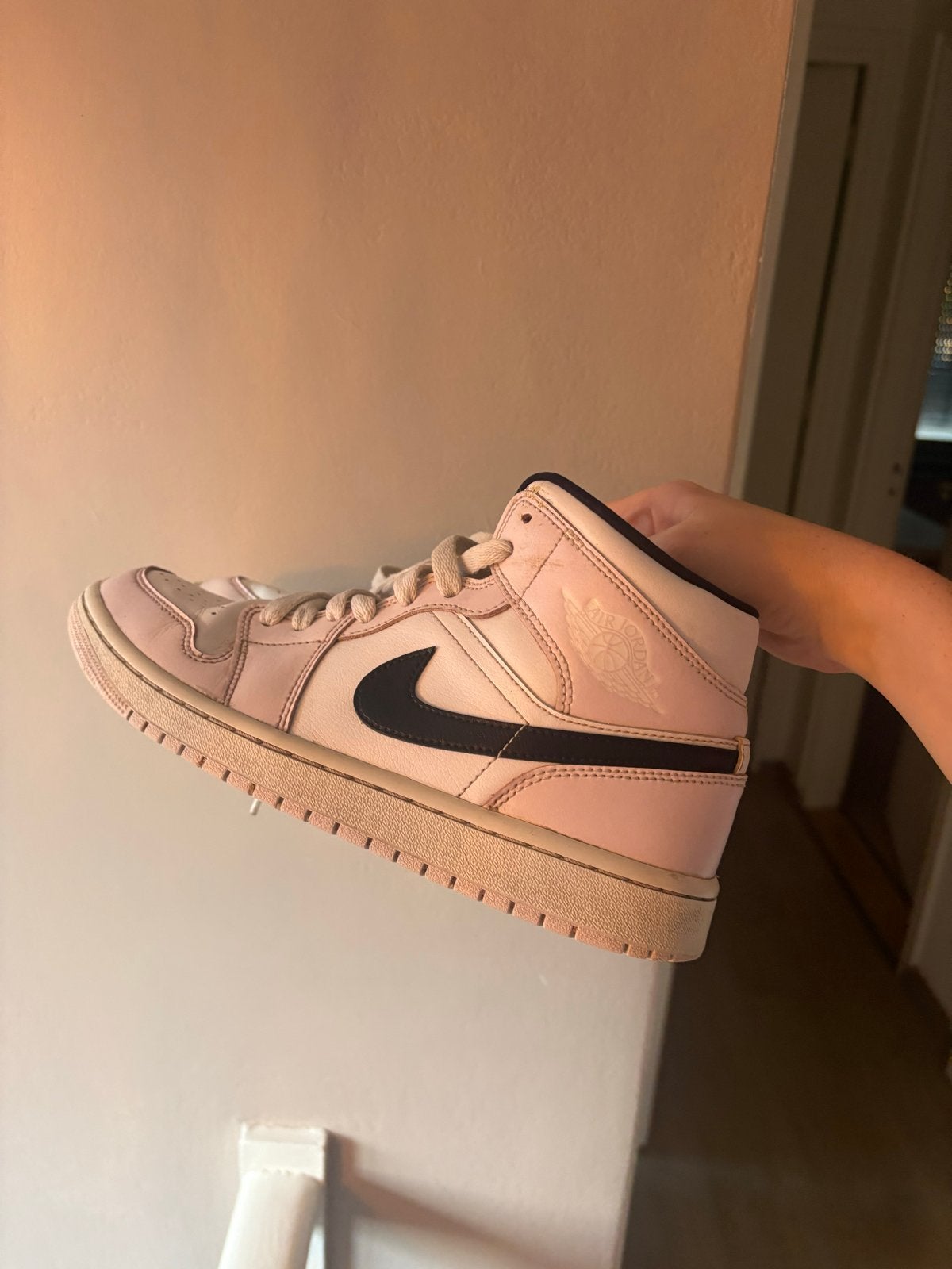 Nike Air Jordan 1 Mid Light Pink - Maat 40, Kleding | Dames, Schoenen, Ophalen of Verzenden, Gedragen, Roze, Sneakers of Gympen