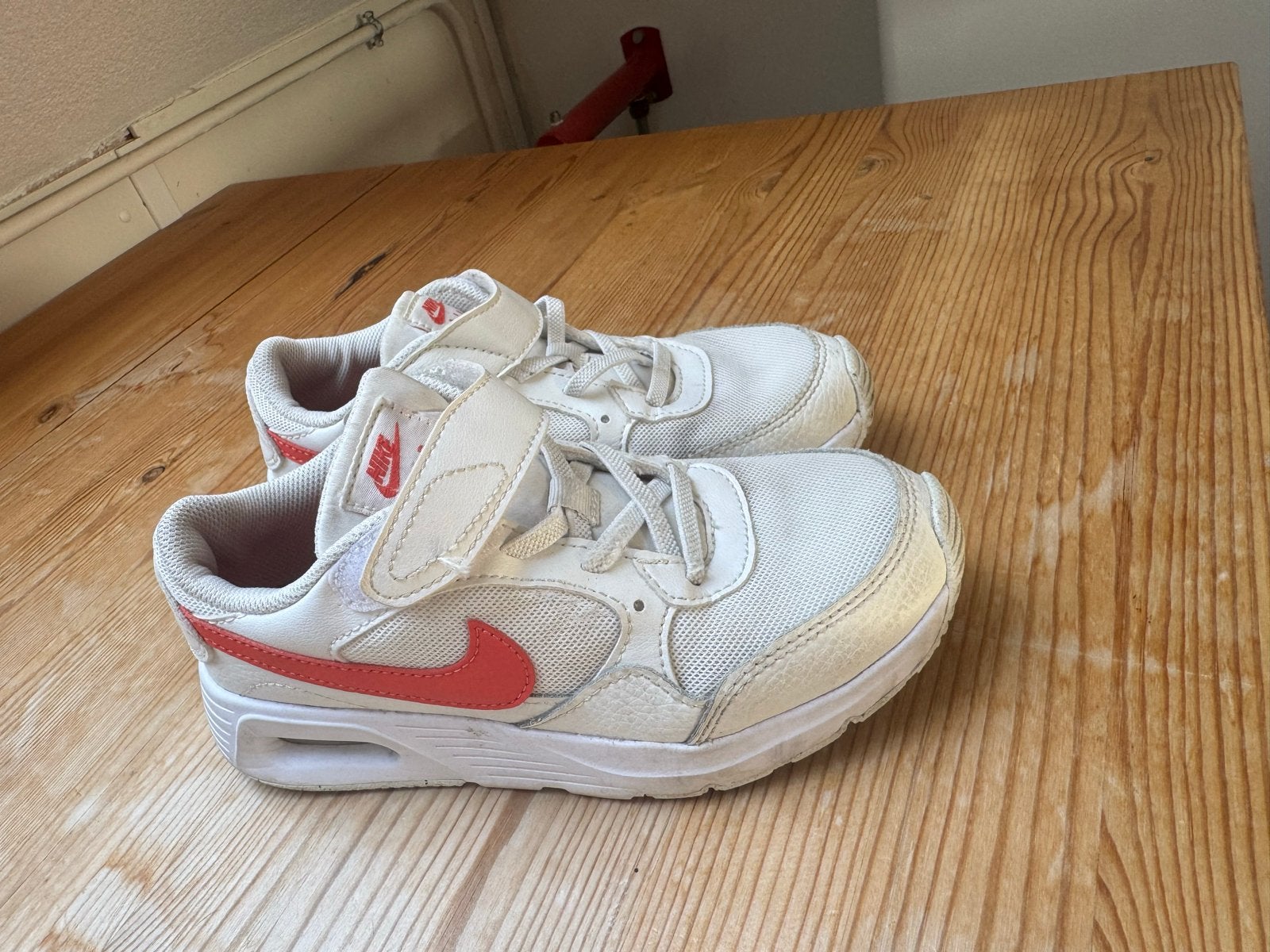 Nike Air Max sneakers maat 32 voor jongens of meisjes, Ophalen of Verzenden, Gebruikt, Jongen of Meisje, Sportschoenen