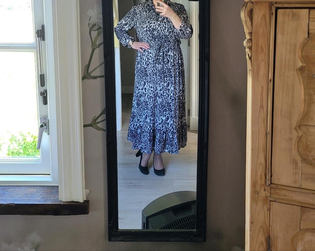 Leuke lange jurk met print ladress la dress l xl, Verzenden, Zwart, Maat 46/48 (XL) of groter, Zo goed als nieuw