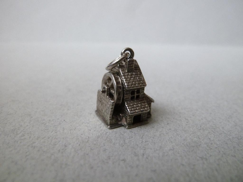 Oude bedel zilver Watermolen waterrad draait, Sieraden, Tassen en Uiterlijk, Antieke sieraden, Verzenden, Zilver, Hanger