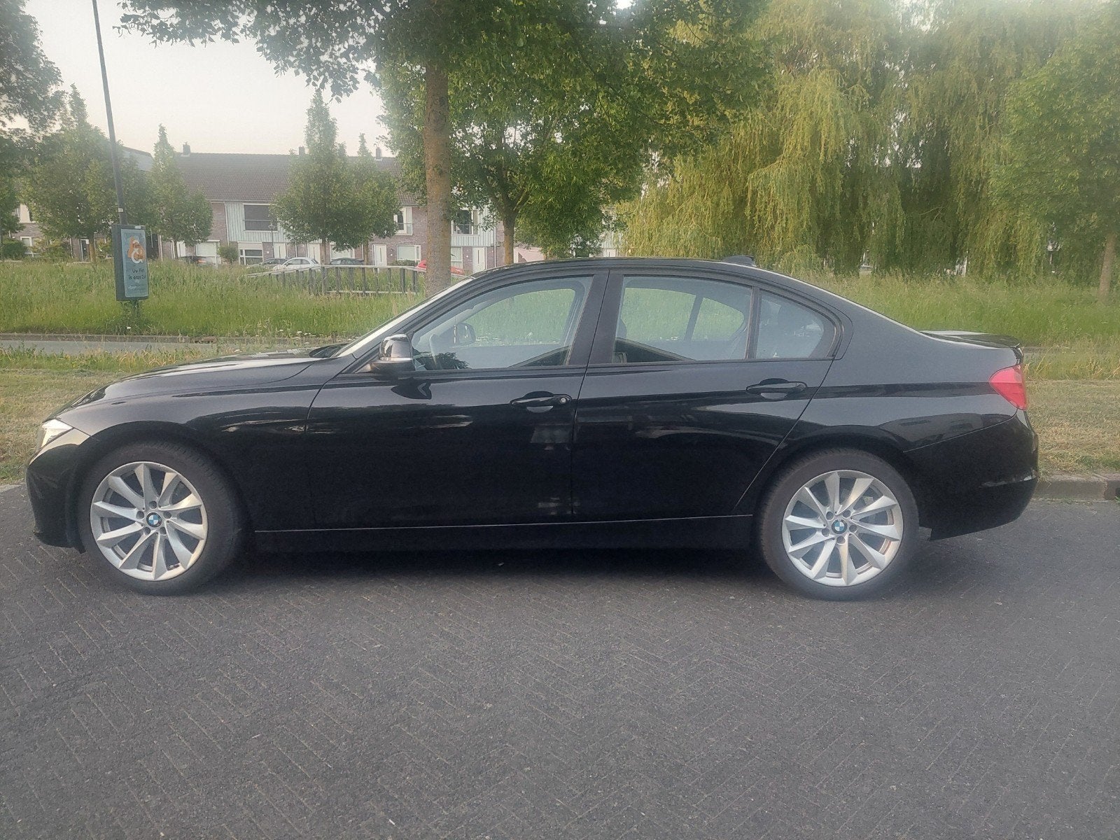 BMW 3-Serie 2.0 320I 2013 Zwart, Auto's, Stof, Zwart, 4 cilinders, Zwart
