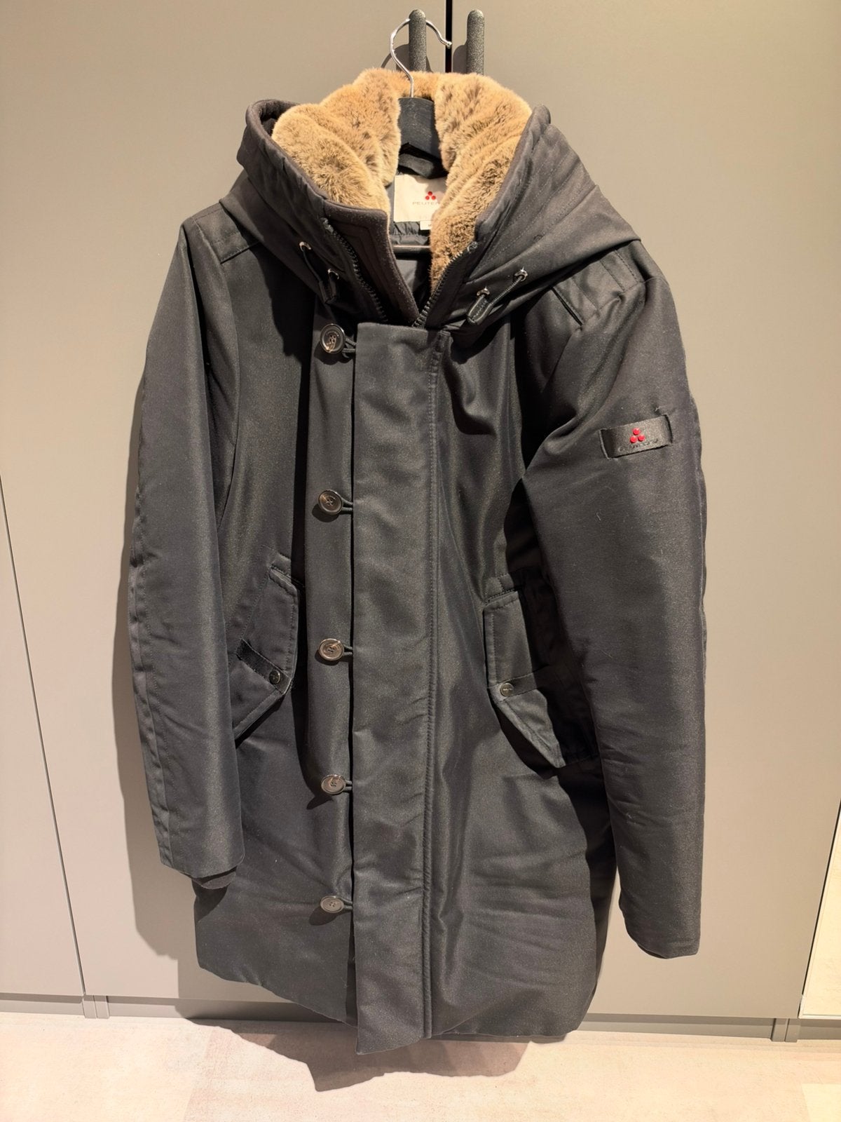 Peuterey kasa ki 04 fur jacket, Ophalen, Zo goed als nieuw, Maat 48/50 (M), Zwart