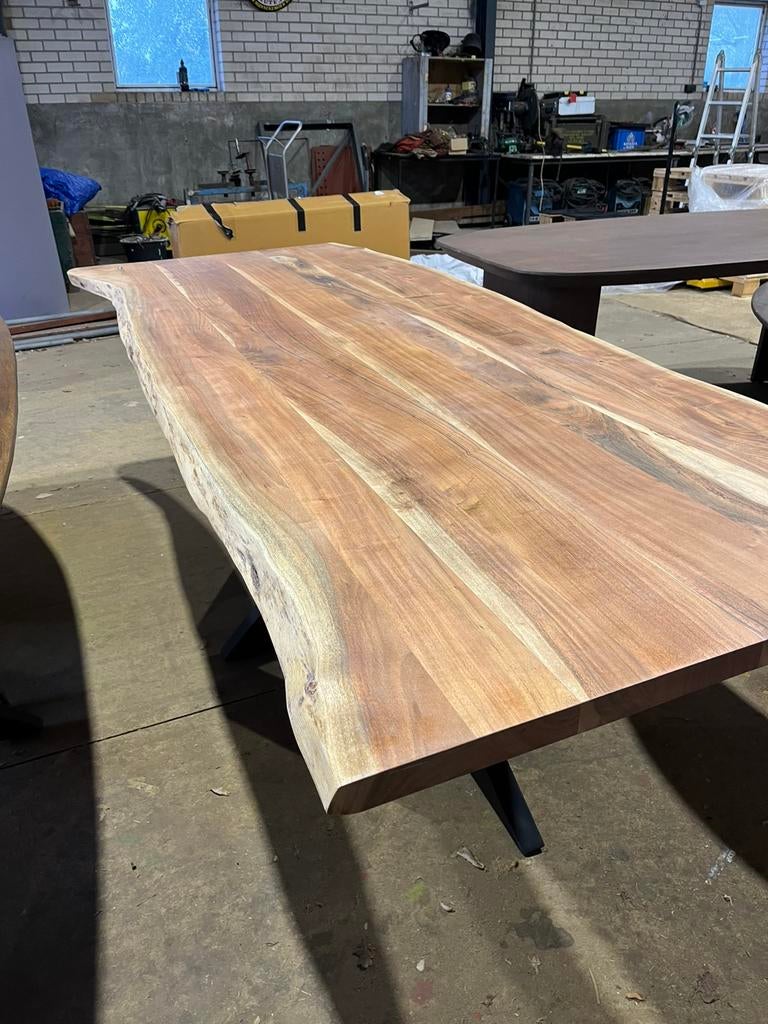 Nieuwe boomstamtafel 240 lang €400,-, Huis en Inrichting, Tafels | Eettafels, Ophalen, Nieuw, Rechthoekig, 200 cm of meer