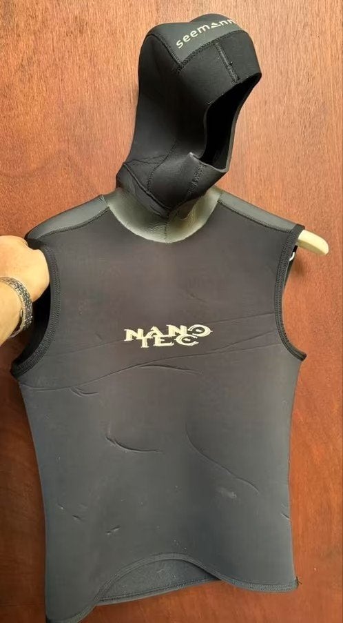 Neopreen ondervest duikpak 4mm met kap maat L, Watersport en Boten, Duiken, https://www.kanoenduiksport.nl/contact/contact/, Ophalen of Verzenden