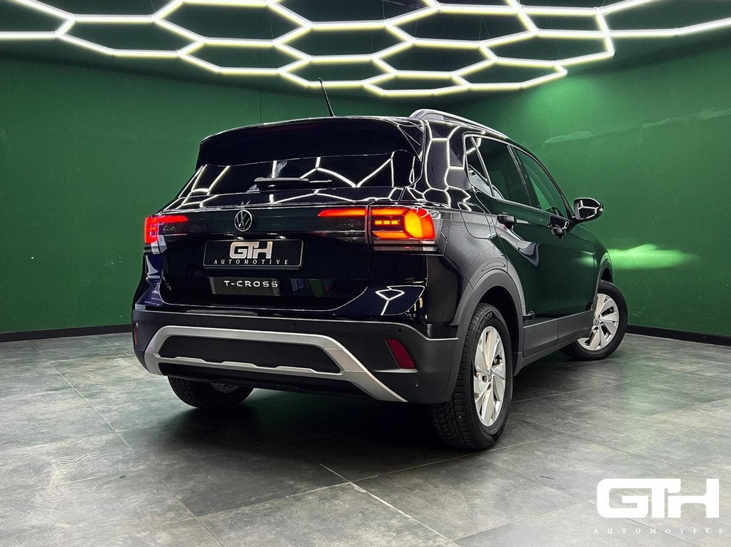 Volkswagen T-Cross 1.0 TSI Life | Carplay | Cruise | Lane, 116 pk, Zwart, Bedrijf, 1196 kg
