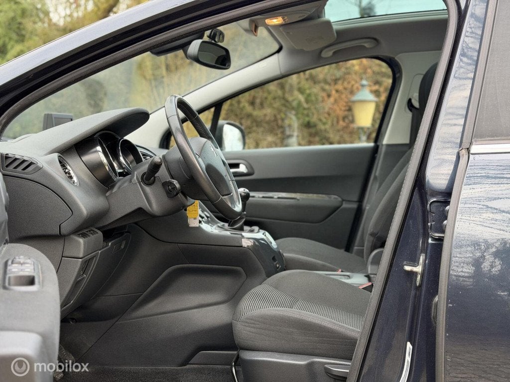 Peugeot 5008 1.6 VTi Acces 5p Climate Pano Cruise, Auto's, Peugeot, Voorwielaandrijving, Euro 5, 1380 kg, Gebruikt