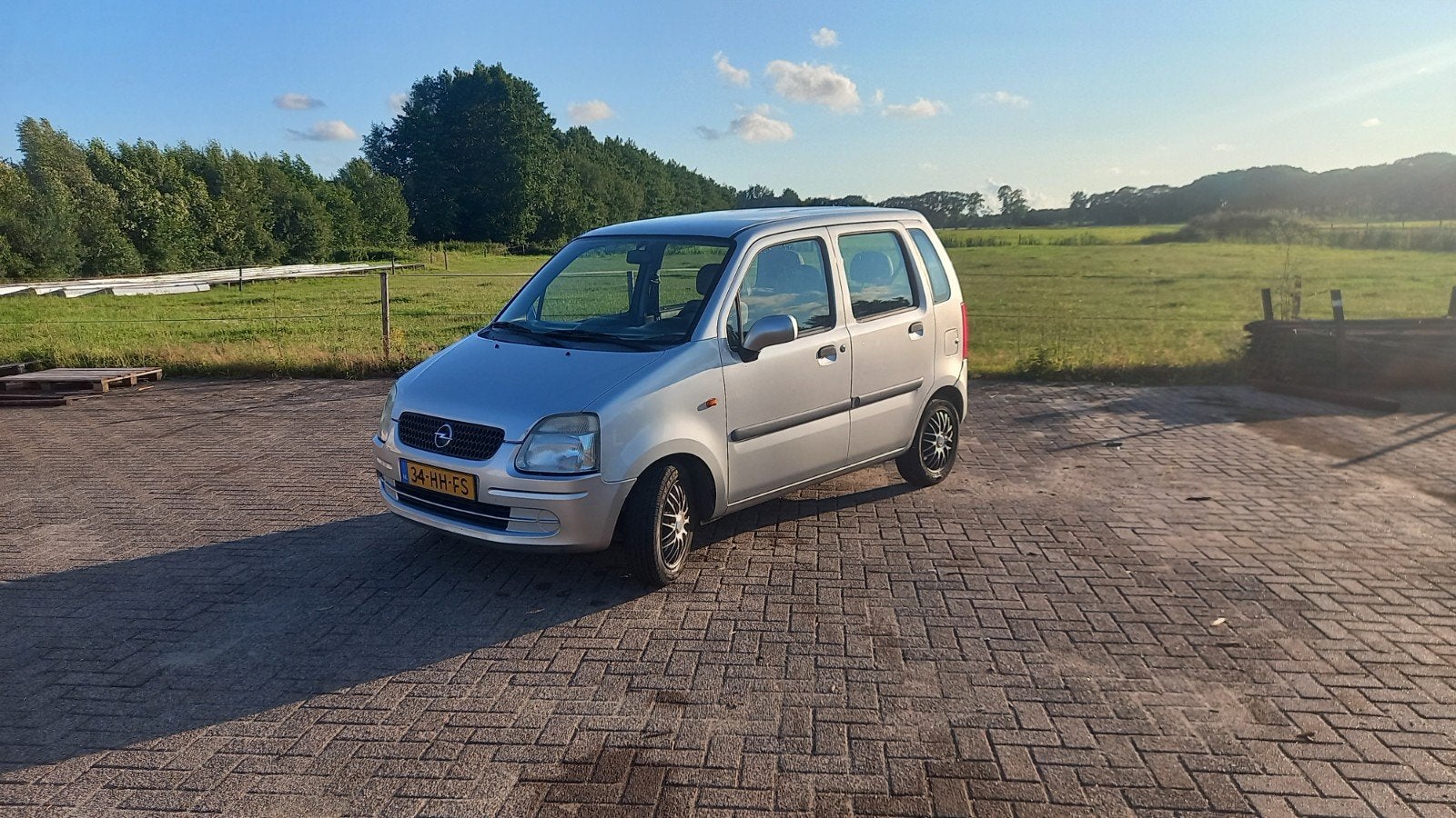 Opel Agila 1.2 I 16V 2001 Grijs, Voorwielaandrijving, 74 pk, 31 €/maand, 4 stoelen