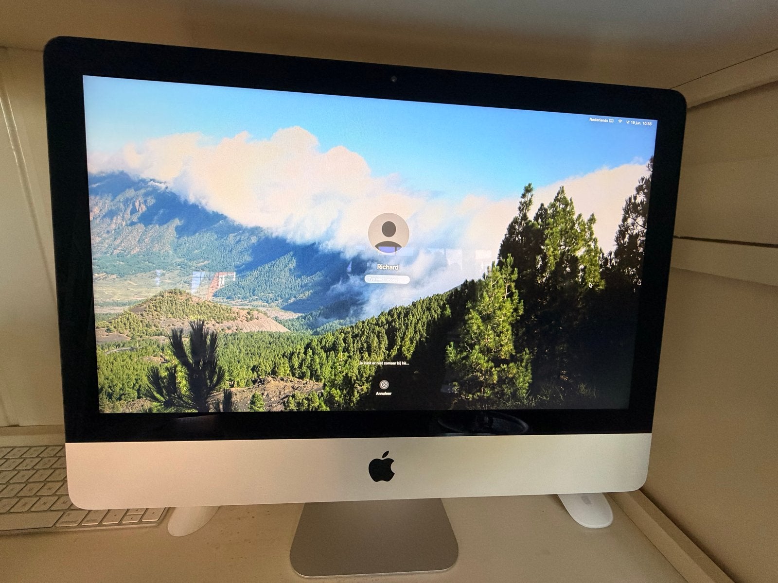 Apple iMac 2017 - 21.5 inch, 8GB RAM, 2.3 GHz Dual-Core i5, Computers en Software, Apple Desktops, Zo goed als nieuw, iMac, Onbekend