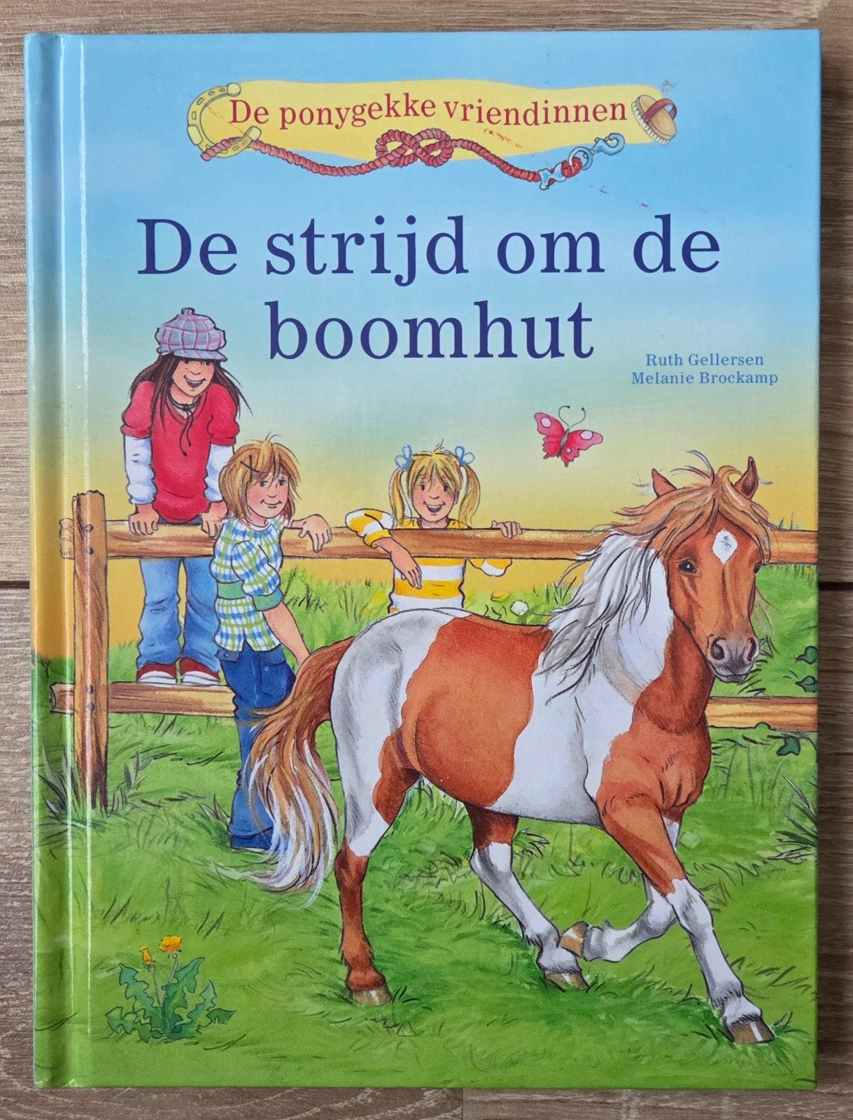 Ruth Gellersen - De strijd om de boomhut, Ruth Gellersen; Melanie Brockamp, Fictie algemeen, Ophalen of Verzenden, Zo goed als nieuw