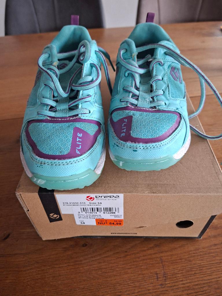 Hockey Veld schoenen maat 34, Sport en Fitness, Hockey, Ophalen, Gebruikt, Schoenen